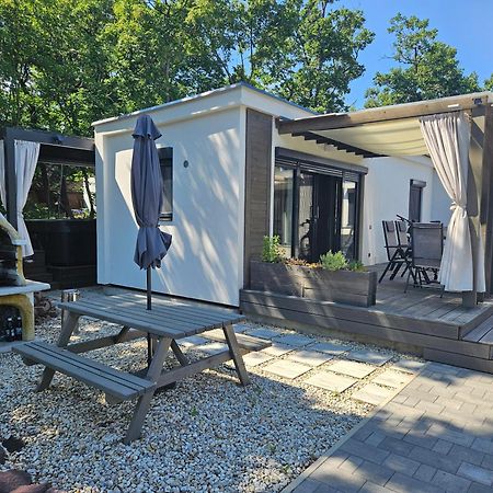 Bowery Guest Houses - Arnyas Vendeghazak Balatonalmádi Екстериор снимка