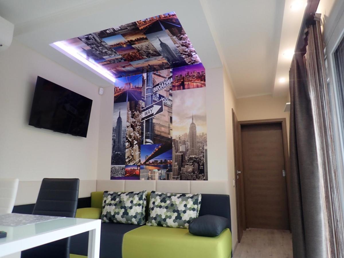 Bowery Guest Houses - Arnyas Vendeghazak Balatonalmádi Екстериор снимка