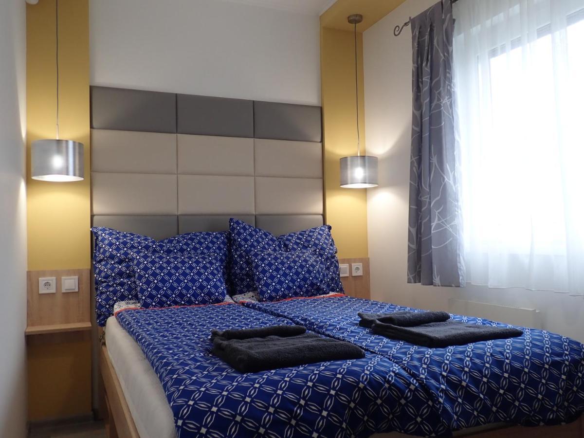 Bowery Guest Houses - Arnyas Vendeghazak Balatonalmádi Екстериор снимка