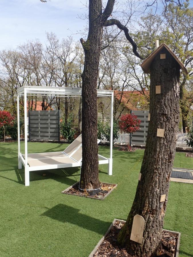 Bowery Guest Houses - Arnyas Vendeghazak Balatonalmádi Екстериор снимка